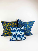 "Blooming Dots-Blue" 50x50cm cushion cover